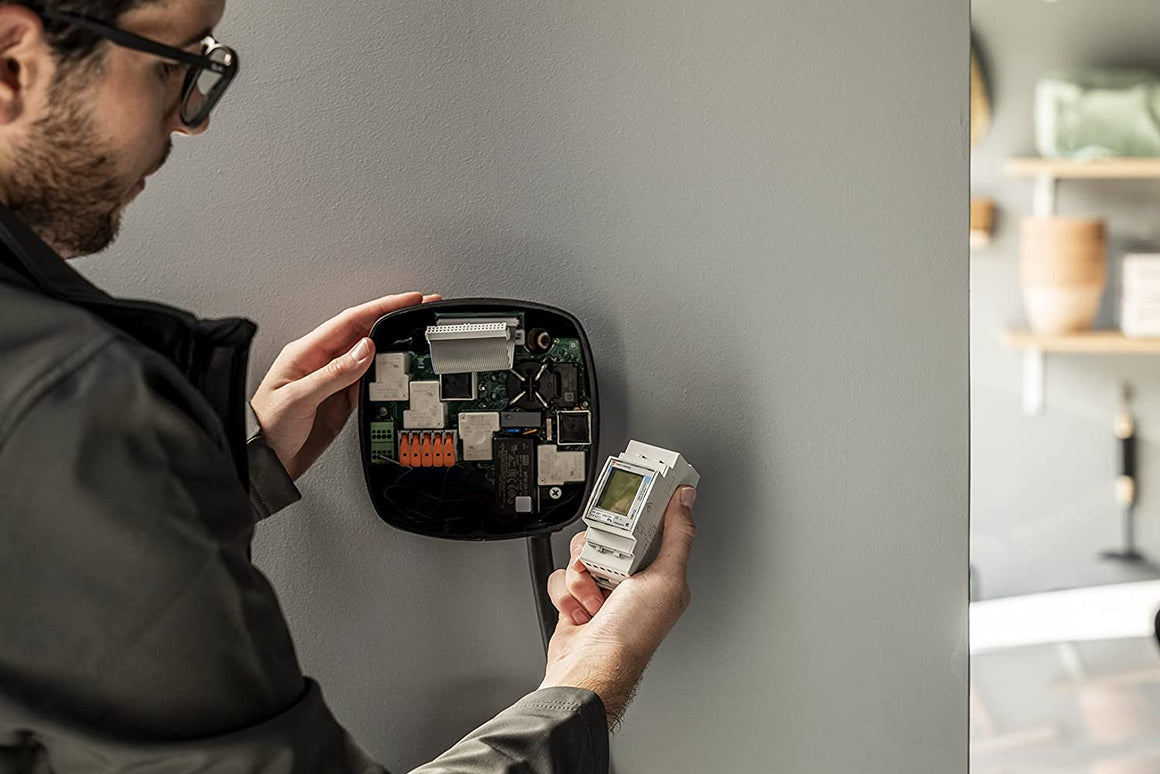 Wallbox Pulsar Plus 22kW + POWER BOOST + Kábel Dock – Fehér
