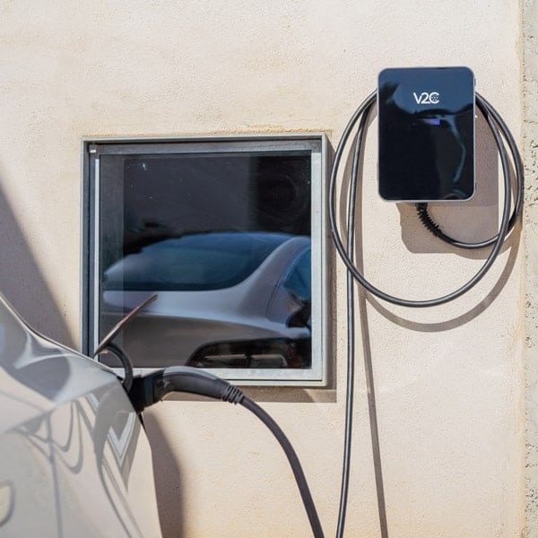 V2C Trydan Pro elektromos autó fali töltő (22 kW – 3x32A) (10m - Type 2) (DLB) (Beépített MID mérővel)