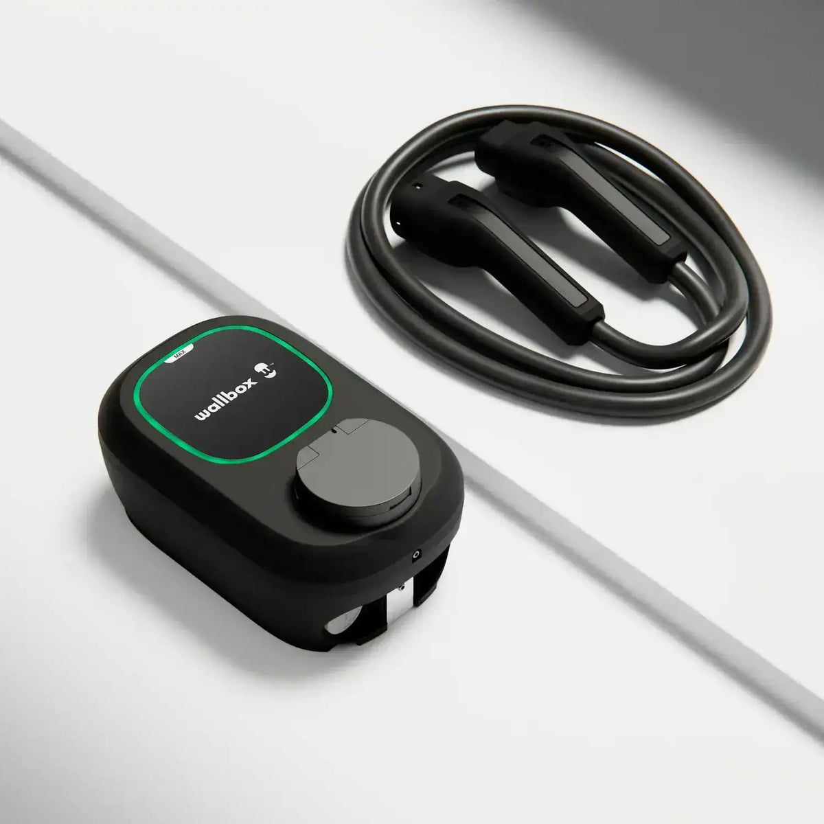 Wallbox Pulsar Max 22 kW fali töltő Type 2 aljzattal – fekete
