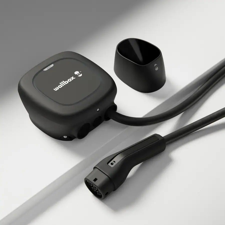 Wallbox Pulsar Max 7,4 kW fali töltő – fekete, 5 m Type 2 kábellel
