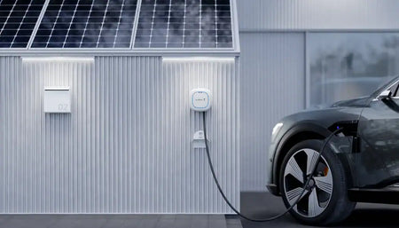 Wallbox Pulsar Max 7,4 kW fali töltő – fehér, 5 m Type 2 kábellel